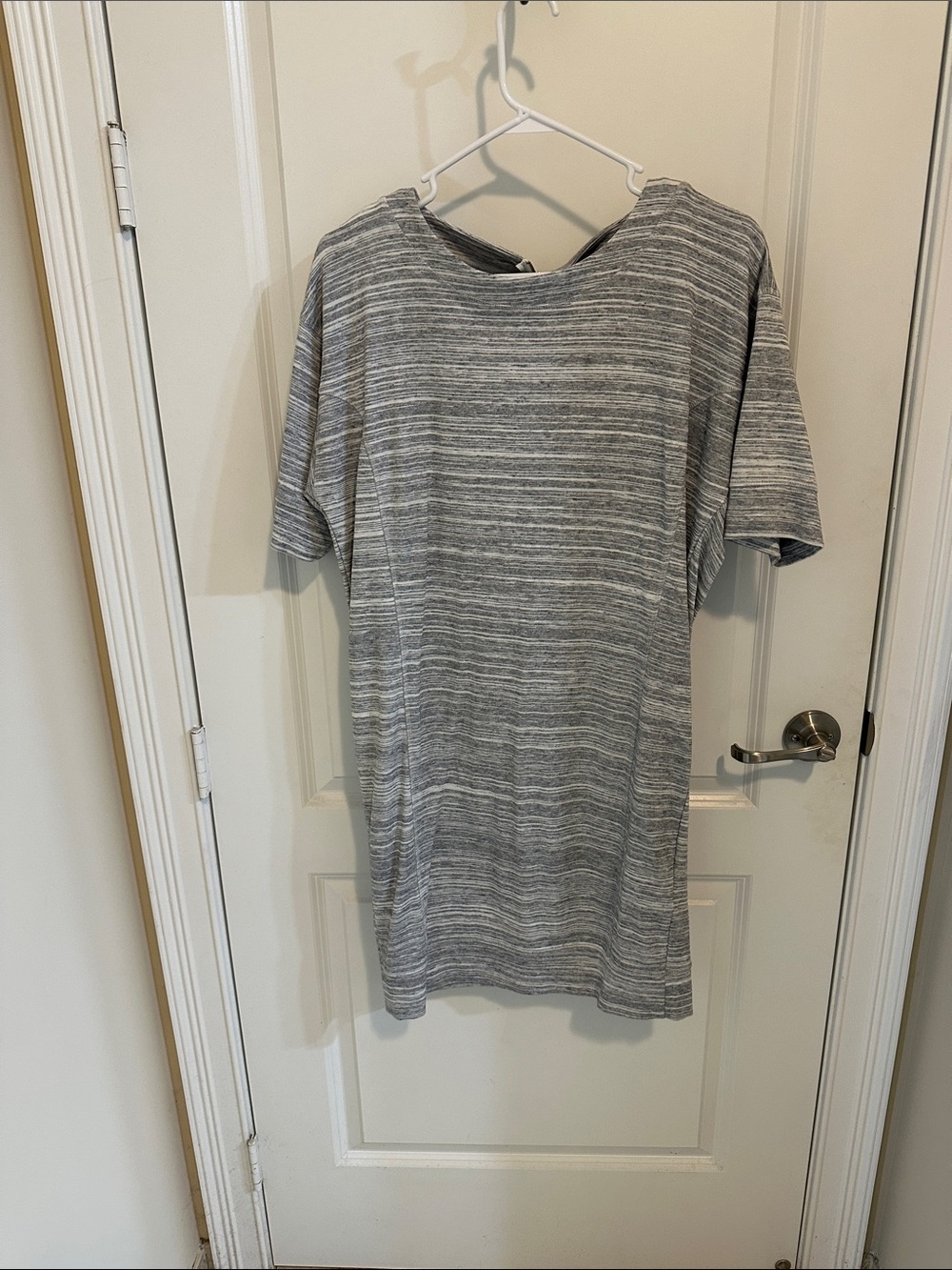 Good Used Condition Banana Republic Women’s Gray Dress